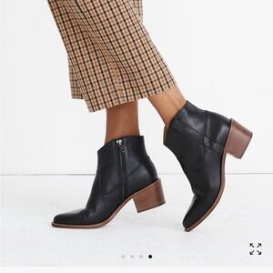 Madewell Hallie boot in leather. Black 7.5